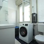 Апартаменти Ljubica With Shared Bathroom Задар