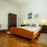 Ljubica With Shared Bathroom Задар