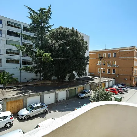 Ljubica With Shared Bathroom Apartman Zára