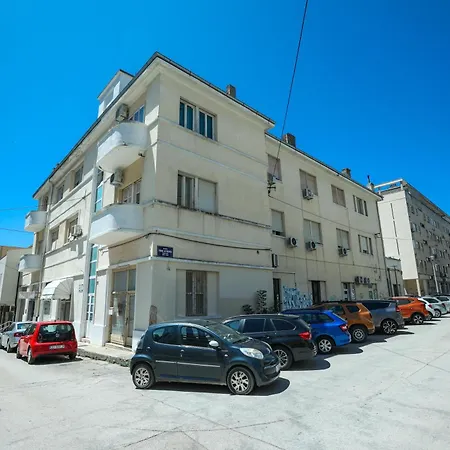 Ljubica With Shared Bathroom Apartman Zára