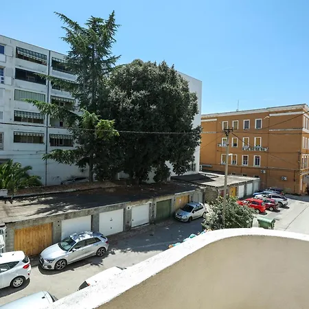 Ljubica With Shared Bathroom Apartman Zára