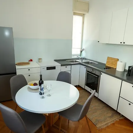 Ljubica With Shared Bathroom Apartman