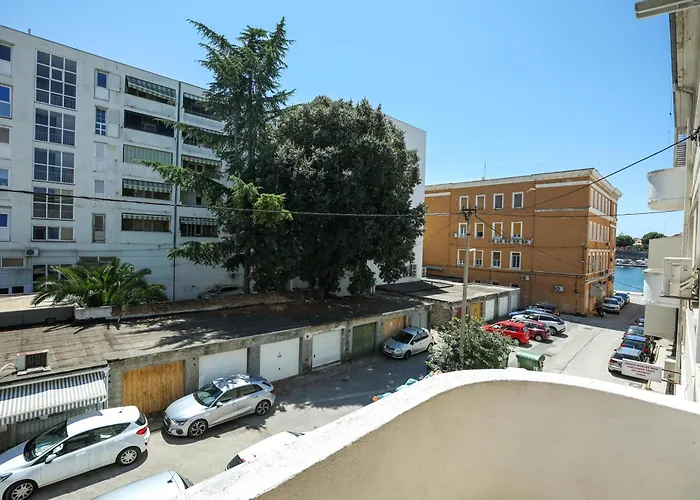 Ljubica With Shared Bathroom Lägenhet Zadar