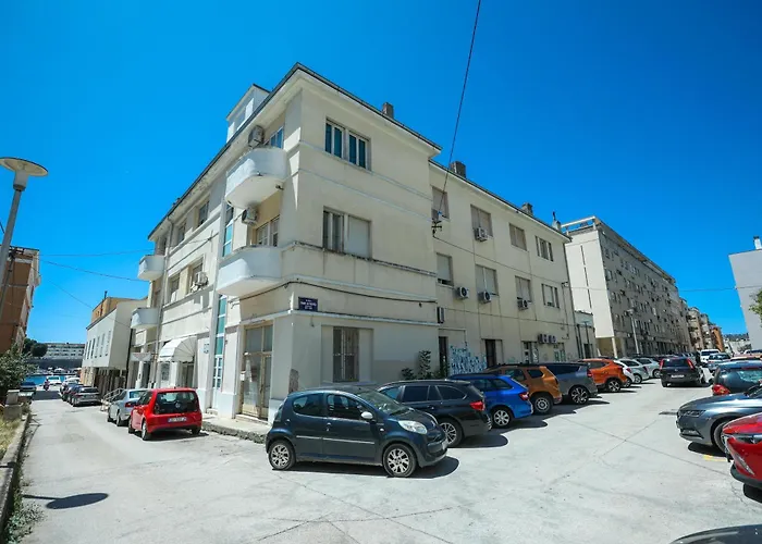 Ljubica With Shared Bathroom Lägenhet Zadar