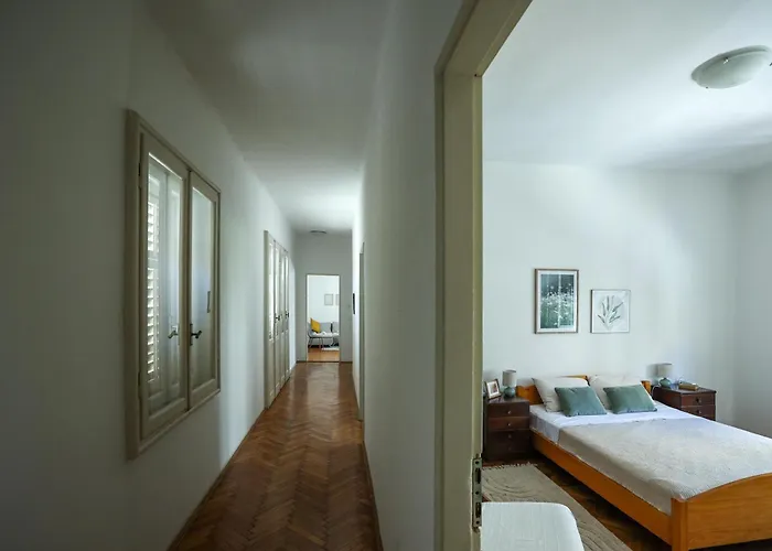 Ljubica With Shared Bathroom Lägenhet Zadar